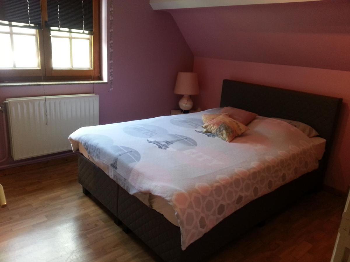 Chambre D'Hotes Du Tailfer Lustin Exteriér fotografie